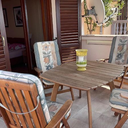 Apartment Mona 1, Fantastischer Meerblick Drage Bagian luar foto