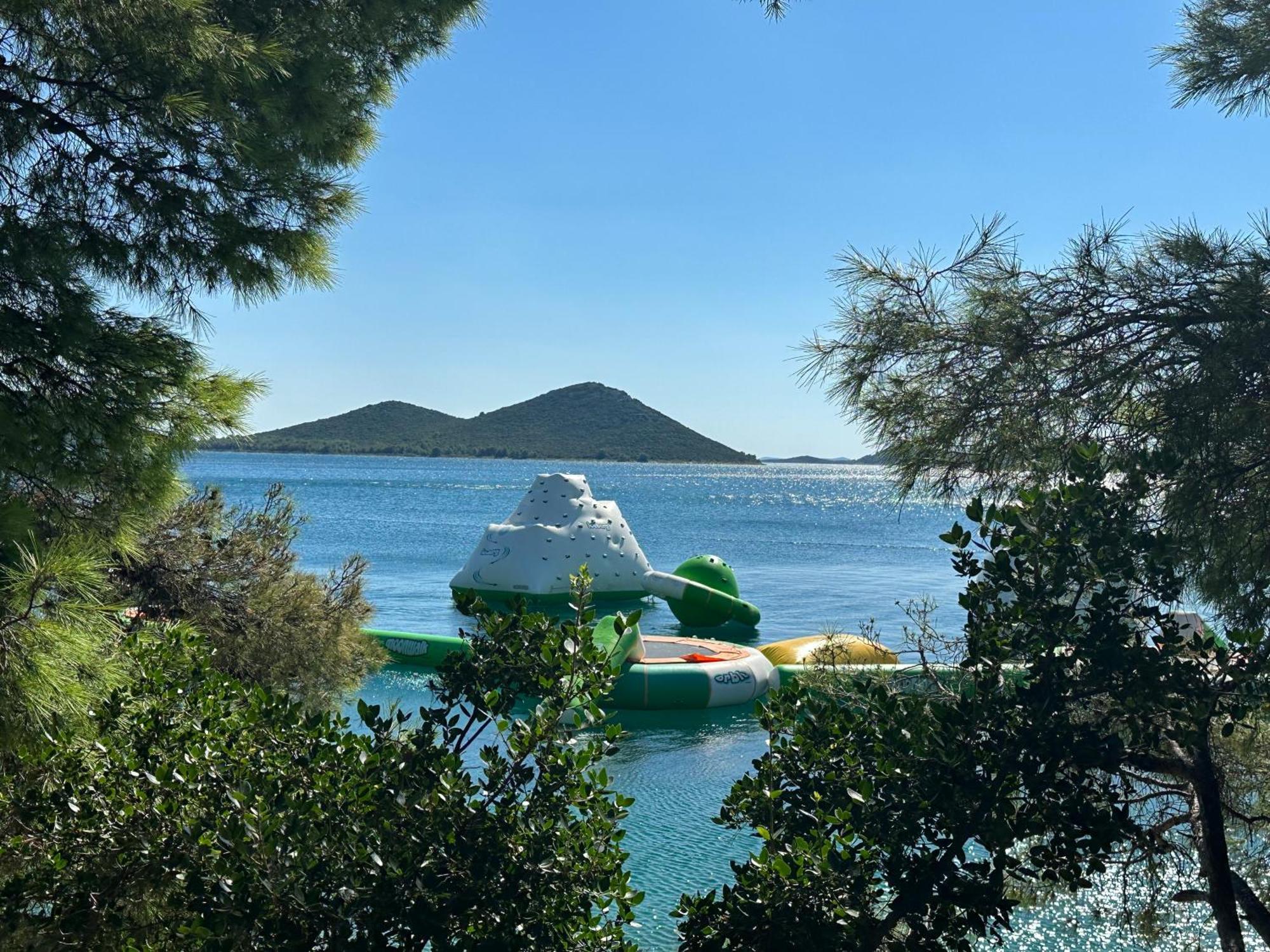 Apartment Mona 1, Fantastischer Meerblick Drage Bagian luar foto